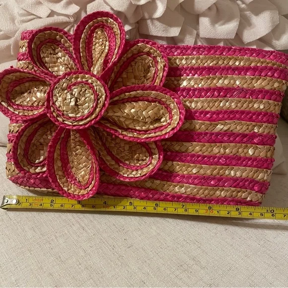 Hot pink and natural raffia clutch - Picture 4 of 4